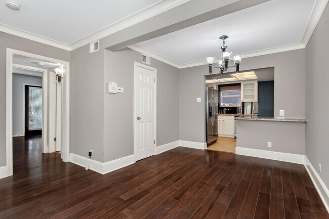 Foto del edificio - 10205 Regal Oaks Dr