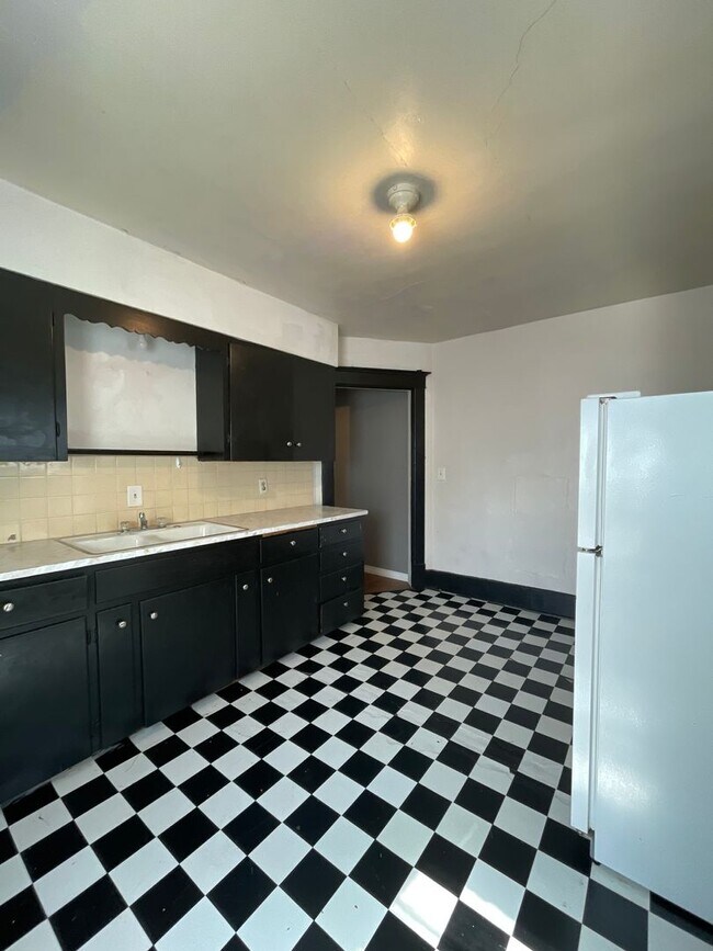 Foto del edificio - 1002 Constitution St