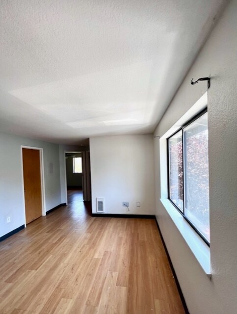 Building Photo - 3322 Lombard Ave
