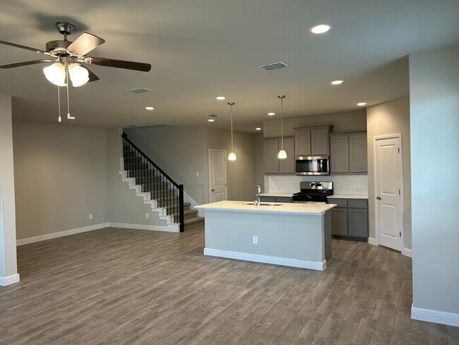 Foto del edificio - Charming 4 beds 3 baths in Haslet!
