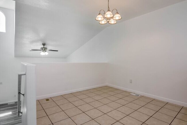 Building Photo - Beautiful Single Family Home for Rent in S...