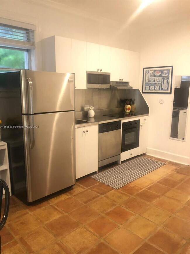 Building Photo - 5420 Orduna Dr