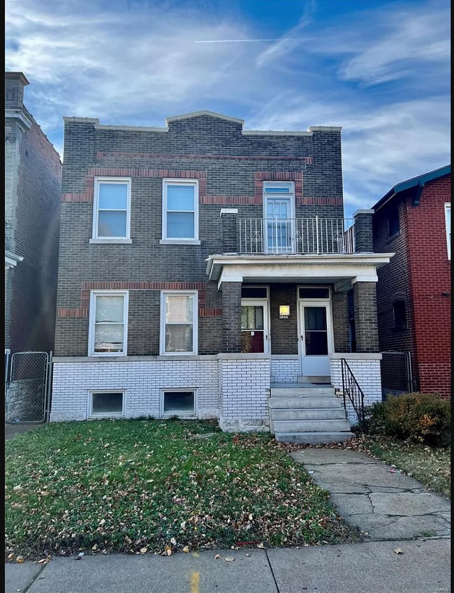 Building Photo - 3949 S Grand Blvd