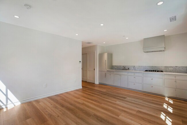 Foto del edificio - 3132 Belden Dr