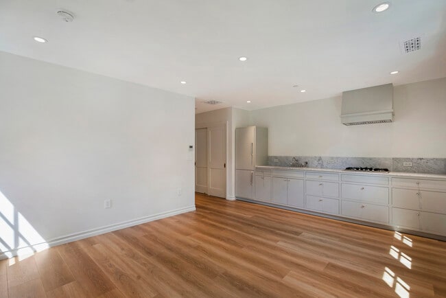 Building Photo - 3132 Belden Dr