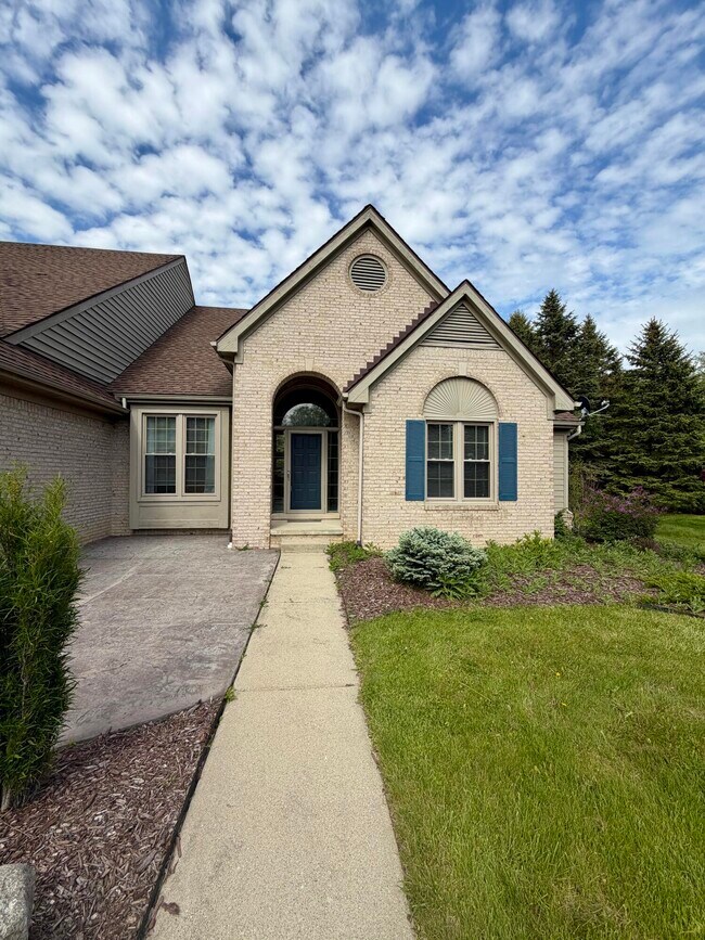 Foto del edificio - 6961 Suncrest Dr