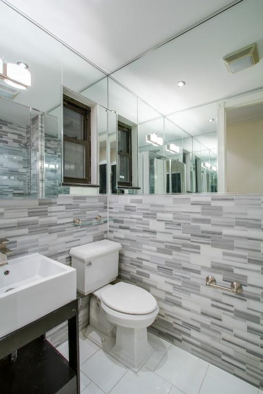 Foto del edificio - 70 W 128th St