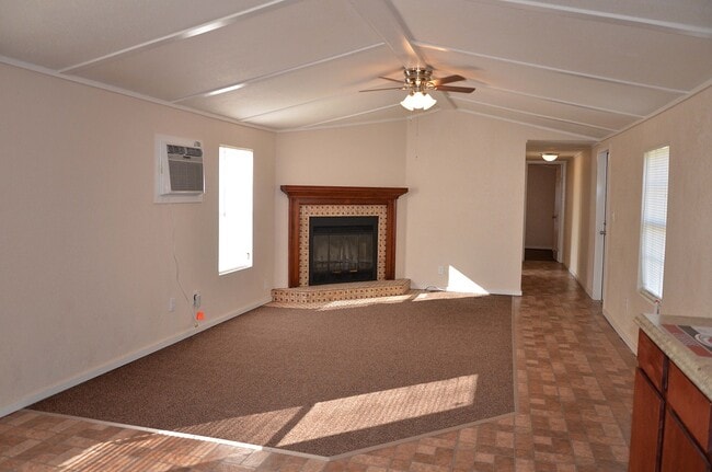 Foto del edificio - 10512 County Road 1020