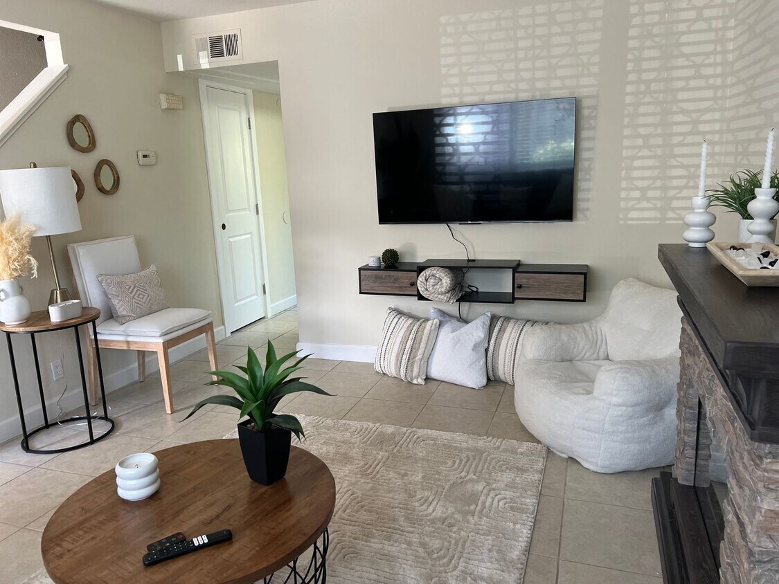 Foto principal - Charming 3 Bedroom Townhome in Vacaville