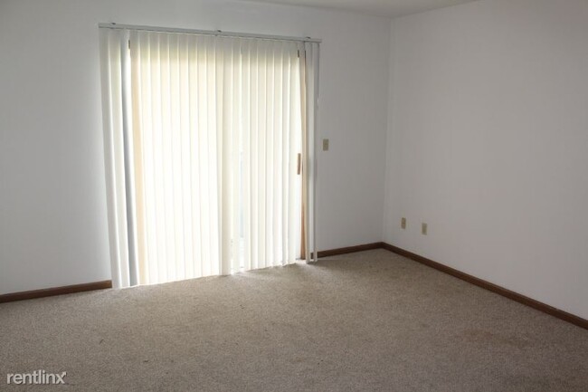 Building Photo - 2 br, 2 bath Apartment - 871 Regent Dr