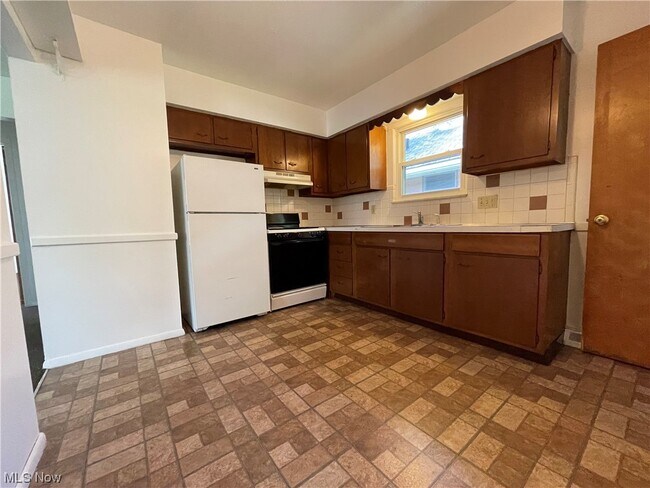 Building Photo - 939 Nevin St