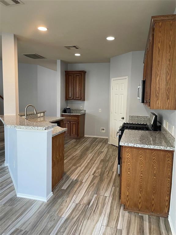 Foto del edificio - 12910 Redbud Shores Ln