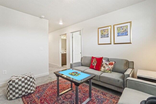 Building Photo - 10390 Crystal Ridge Dr