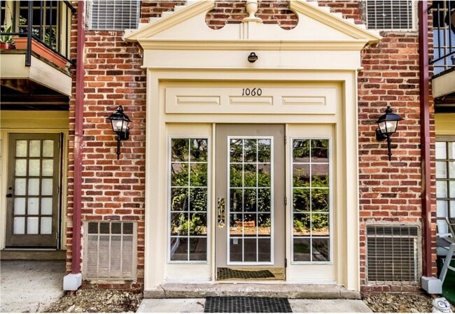 Photo - 1060 Chatham Park Dr Apartment