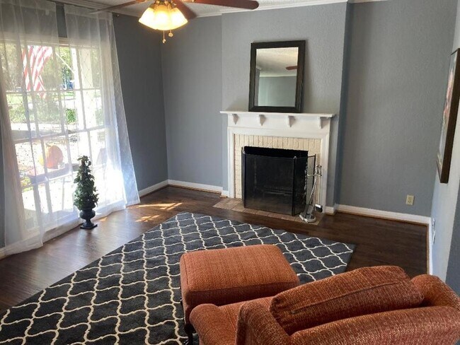 Building Photo - 6340 Malvey Ave