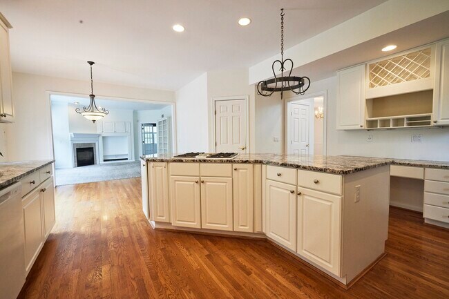 Foto del edificio - 9275 Johnston Ln