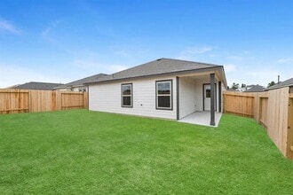 Building Photo - 8213 Red Spruce St