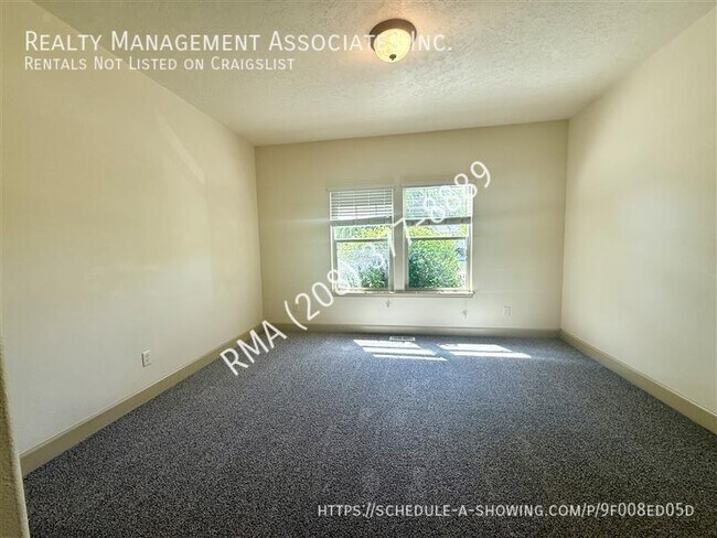 Building Photo - 2516 E Satterfield St