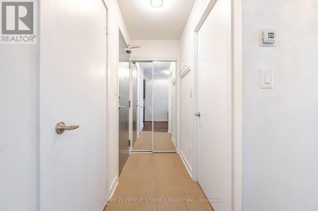 Photo du bâtiment - 4070 Confederation Pkwy