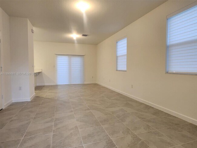 Foto del edificio - 2429 SE 28th Dr
