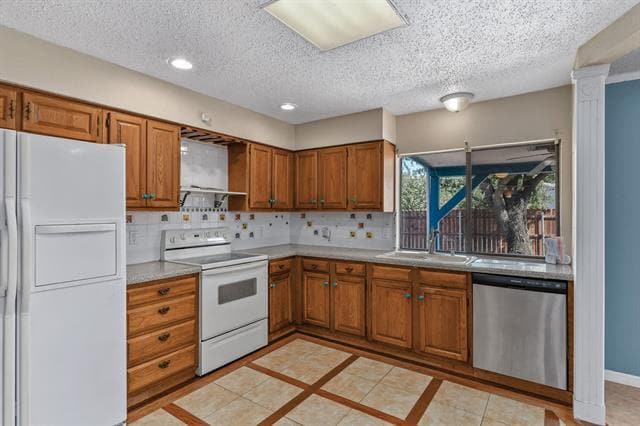 Foto del edificio - 801 Meadowlark Dr