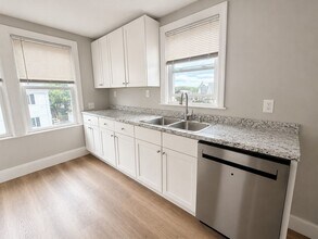 Building Photo - 172 Fruit Hill Ave