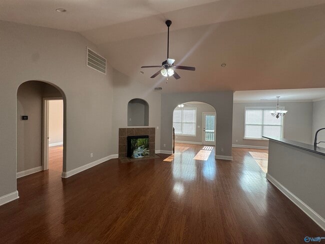 Building Photo - 117 Christy Dr