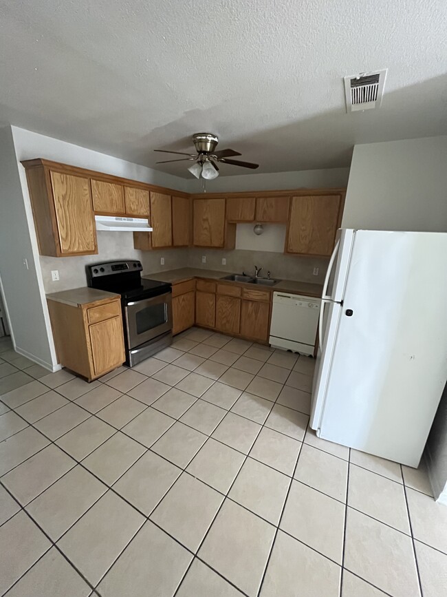 Building Photo - 3807 Ys Pak Ct