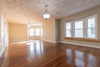 Building Photo - 29 Marlborough Ave