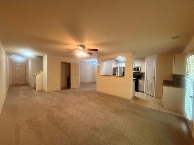 Building Photo - 2722 Haynescrest Dr