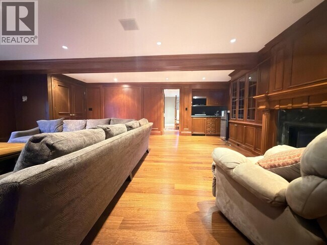 Photo du bâtiment - 3637 Pine Cres