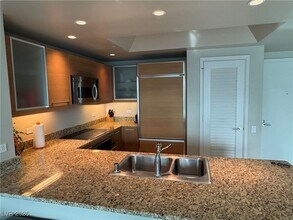 Building Photo - 222 Karen Ave