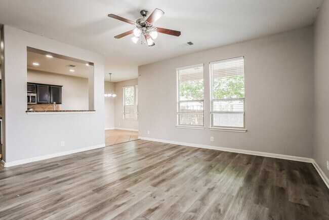 Foto del edificio - 1303 Sunny Meadows Loop