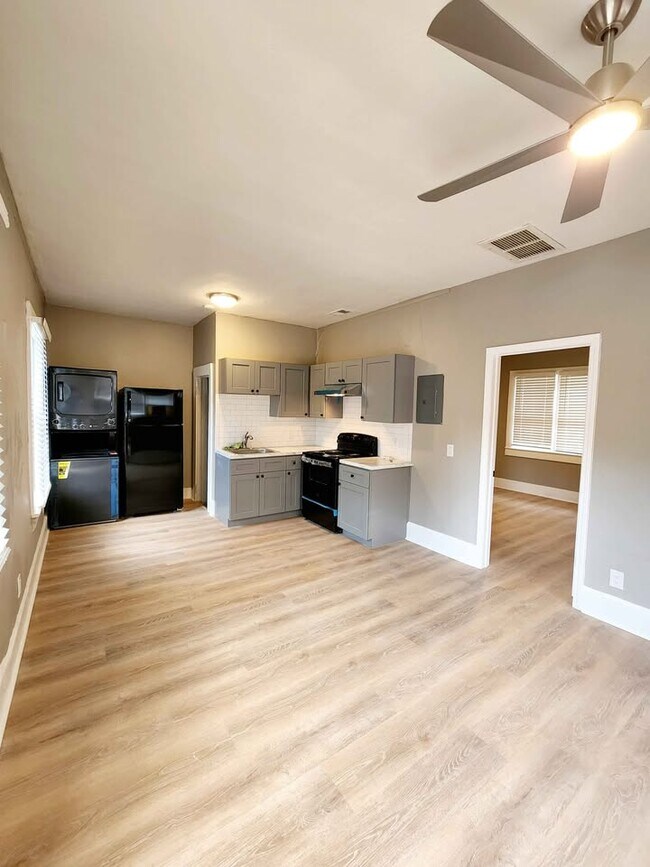 Photo - 1921 Pearl Pl Apartments