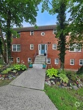 Building Photo - 31 Huguenot St