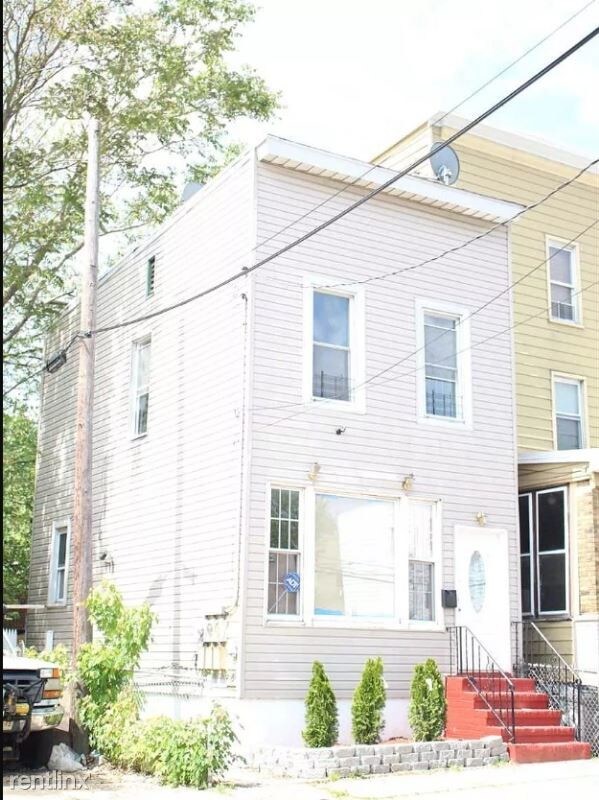 Foto principal - 3 br, 2 bath House - 7 Stevens Ave