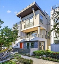 Building Photo - 1015 Somerton Dr