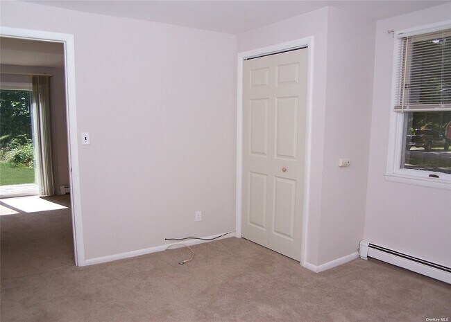 Building Photo - 38 Oak St