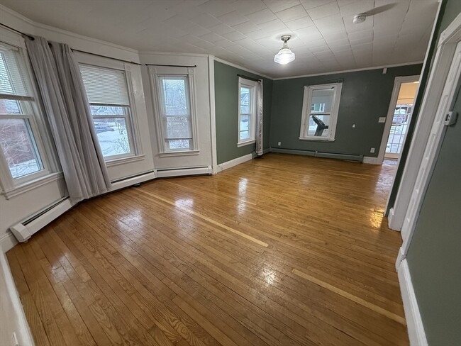 Building Photo - 17 Moraine Pl