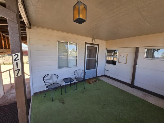 Building Photo - 217 10th St