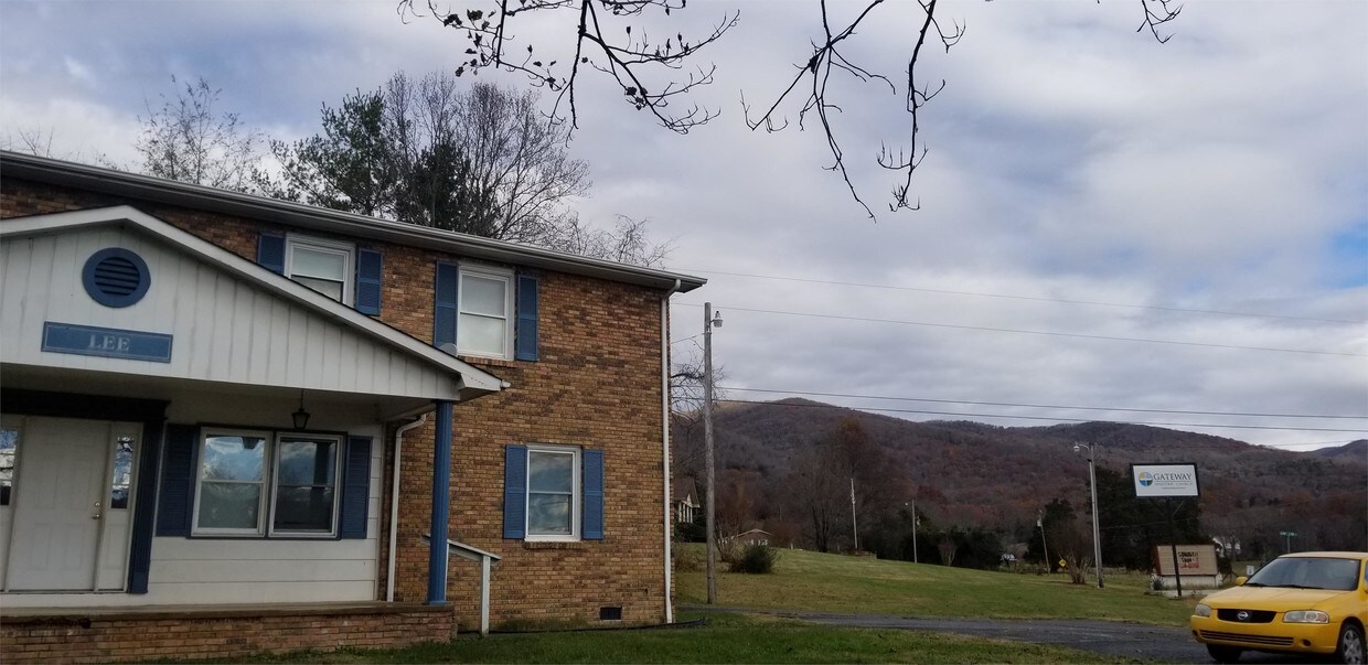 363 TN91 Unit 1, Elizabethton, TN 37643 Room for Rent in