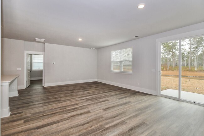 Foto del edificio - 2028 Cypress Hills Dr SE