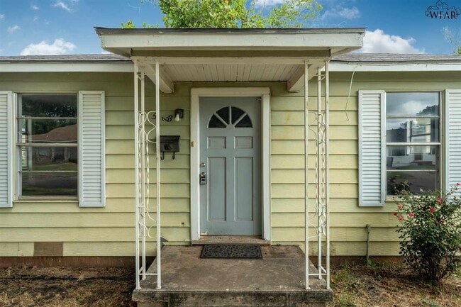Building Photo - 523 W Inwood Dr