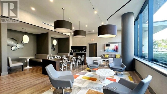 Building Photo - 18 Rean Dr