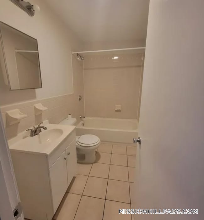 Building Photo - 9 Ruggles St