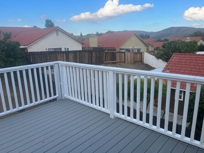 Building Photo - $2,975 3 bedroom 2.5 bath Corona Rolling H...