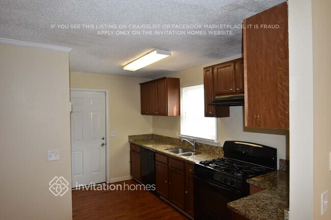 Foto del edificio - 1540 Rose Garden Ln