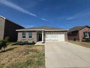Building Photo - 1720 Escondido Dr