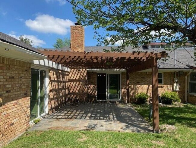 Photo - READY NOW! COME CHECK IT OUT! House