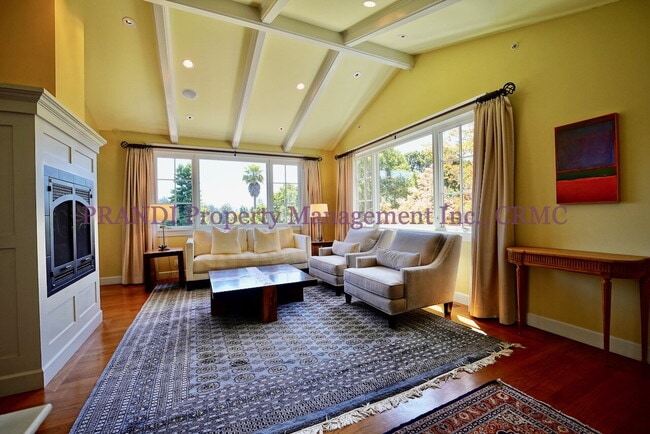 Building Photo - Majestic Custom-Designed Five-Bedroom Esta...